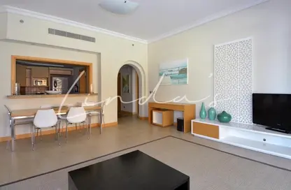 Apartment - 3 Bedrooms for rent in Al Das - Shoreline Apartments - Palm Jumeirah - Dubai