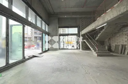 Retail - Studio for rent in Peninsula Two - Peninsula - Business Bay - Dubai