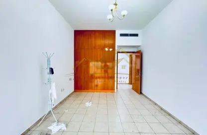 Apartment - 2 Bedrooms - 2 Bathrooms for rent in Umm E Hurair Building - Al Karama - Dubai