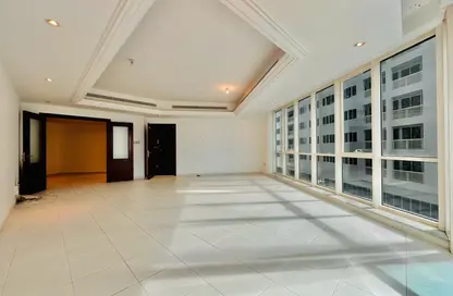 Apartment - 4 Bedrooms - 6 Bathrooms for rent in Bel Ghailam Tower - Corniche Road - Abu Dhabi