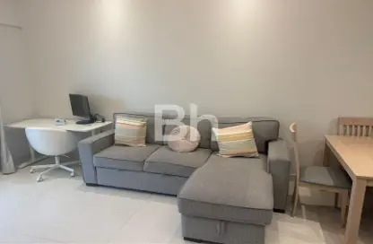 شقة - غرفة نوم - 2 حمامات للايجار في برج هيرا - مدينة دبي الرياضية - دبي