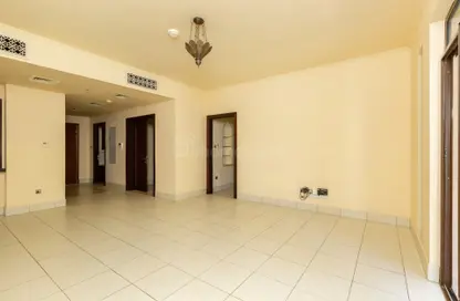 Apartment - 2 Bedrooms - 3 Bathrooms for rent in Reehan 4 - Reehan - Old Town - Dubai