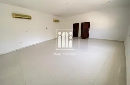 فيلا - 4 غرف نوم - 7 حمامات للايجار في مناء زايد - أبوظبي