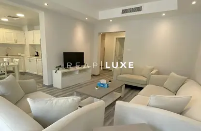 Villa - 2 Bedrooms - 3 Bathrooms for rent in Springs 1 - The Springs - Dubai