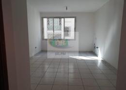 Empty Room image for: Apartment - 1 bedroom - 1 bathroom for rent in Madinat Zayed - Abu Dhabi, Image 1