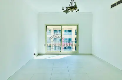 Empty Room image for: Apartment - 2 Bedrooms - 3 Bathrooms for rent in Desert Home Residence - Oud Metha - Bur Dubai - Dubai, Image 1