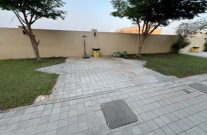 Apartment - 3 Bedrooms - 3 Bathrooms for rent in Al Dafeinah - Asharej - Al Ain