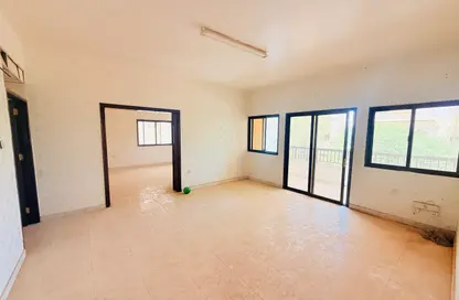 Apartment - 4 Bedrooms - 4 Bathrooms for rent in Al Jimi - Al Ain