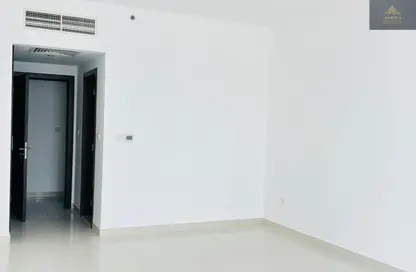 شقة - 2 غرف نوم - 3 حمامات للايجار في برج كورال - الخليج التجاري - دبي