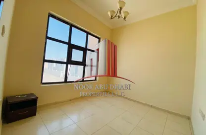 شقة - 2 غرف نوم - 2 حمامات للايجار في الزعفران - الخبيصي - العين