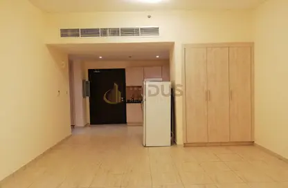 Apartment - 1 Bathroom for rent in Mankhool Building - Mankhool - Bur Dubai - Dubai