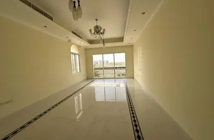 Villa - 5 Bedrooms - 6 Bathrooms for rent in The Centro - The Villa - Dubai