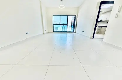 Apartment - 2 Bedrooms - 3 Bathrooms for rent in Jumeirah Garden City - Al Satwa - Dubai