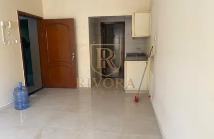 Apartment - Studio - 1 Bathroom for rent in Al Souk Al Kabeer - Bur Dubai - Dubai