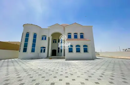 Villa - 7 Bedrooms - 7+ Bathrooms for rent in Shakhbout City - Abu Dhabi