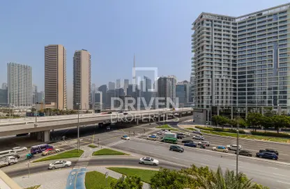 Apartment - 1 Bedroom - 2 Bathrooms for rent in SOL Bay - Business Bay - Dubai