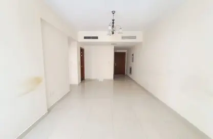 Apartment - 1 Bedroom - 2 Bathrooms for rent in Muwaileh 29 Building - Muwaileh - Sharjah