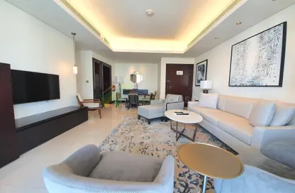 Living Room image for: Apartment - 1 Bedroom - 1 Bathroom for rent in Burj Lake Hotel - The Address DownTown - Downtown Dubai - Dubai, Image 1