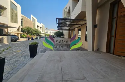 Villa - 5 Bedrooms - 5 Bathrooms for rent in Jumeirah 3 Villas - Jumeirah 3 - Jumeirah - Dubai