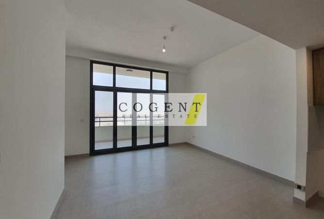BRIGHT VACANT | 1 BEDROOM WITH BALCONY | COMMUNITY