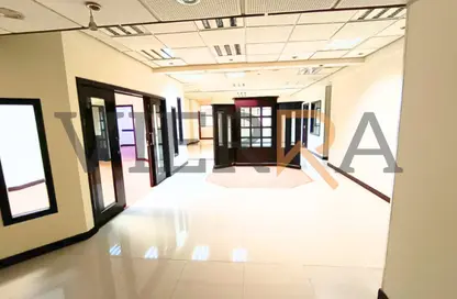 Office Space - Studio - 2 Bathrooms for rent in Hamdan Street - Abu Dhabi