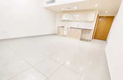 Apartment - Studio - 1 Bathroom for rent in Al Hafeet Tower 8 - Al Nahda - Sharjah