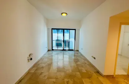 Apartment - 1 Bedroom - 1 Bathroom for rent in Al Meraikhi Tower - Sheikh Zayed Road - Dubai