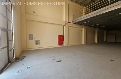Warehouse - Studio - 2 Bathrooms for rent in Al Jurf - Ajman Downtown - Ajman