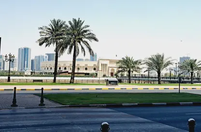 صالة عرض - استوديو - 2 حمامات للايجار في البرج الأزرق - المجاز 3 - المجاز - الشارقة
