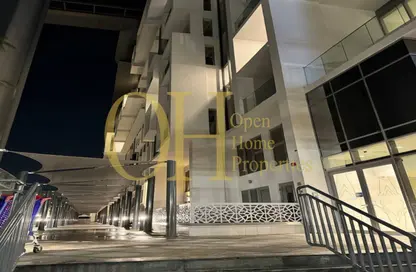 Apartment - 2 Bedrooms - 2 Bathrooms for sale in Oasis Residences - Masdar City - Abu Dhabi