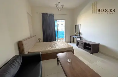 شقة - 1 حمام للايجار في مساكن النخبة رقم 5 - مساكن النخبة الرياضية - مدينة دبي الرياضية - دبي