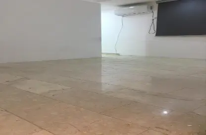 صورة لـ غرفة فارغة شقة - 1 حمام للايجار في مدينة خليفة - أبوظبي ، صورة رقم 1