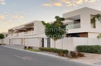 Villa - 5 Bedrooms - 6 Bathrooms for sale in West Yas - Yas Island - Abu Dhabi