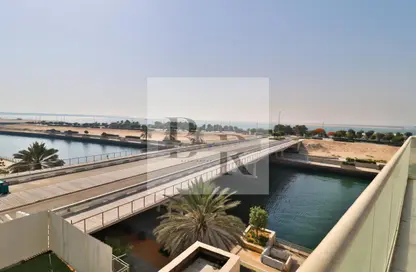 شقة - 2 غرف نوم - 4 حمامات للايجار في P2652 - شاطئ الراحة - أبوظبي