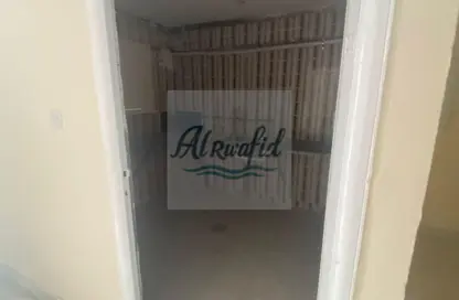 سكن عمال - استوديو - 8 حمامات للايجار في المنطقة الصناعية رقم 5 - المنطقة الصناعية بالشارقة - الشارقة