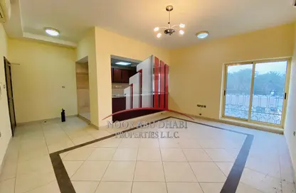 شقة - غرفة نوم - 1 حمام للايجار في حي القلعة - الجهلي - العين