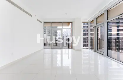 Apartment - 2 Bedrooms - 3 Bathrooms for sale in Boulevard Crescent 2 - BLVD Crescent - Downtown Dubai - Dubai