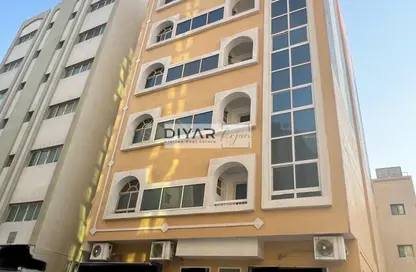 عمارة بالكامل - 8 غرف نوم - 8 حمامات للبيع في النبعة - الشرق - الشارقة
