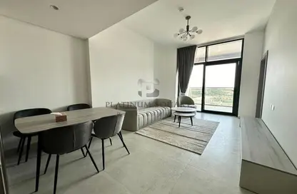 صورة لـ غرفة المعيشة / غرفة الطعام شقة - غرفة نوم - 1 حمام للايجار في ذا في تاور - مجمع دبي ريزيدنس - دبي ، صورة رقم 1