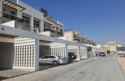 Townhouse - 4 Bedrooms - 5 Bathrooms for rent in Goldenwoods Villas - Jumeirah Village Circle - Dubai