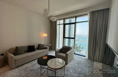 Living Room image for: Apartment - 1 Bedroom - 1 Bathroom for sale in Marina Vista - EMAAR Beachfront - Dubai Harbour - Dubai, Image 1