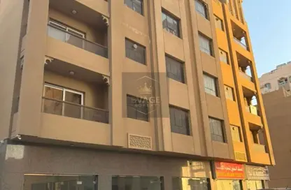 عمارة بالكامل - غرفة نوم - 1 حمام للبيع في المجرة - الشرق - الشارقة