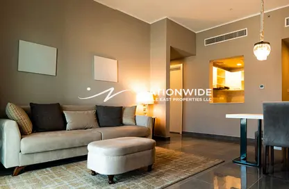 Living Room image for: Apartment - 1 Bathroom for sale in Leonardo Residences - Masdar City - Abu Dhabi, Image 1