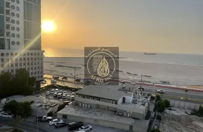 شقة - غرفة نوم - 2 حمامات للايجار في برج الكورنيش - طريق كورنيش عجمان - عجمان