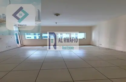 شقة - 2 غرف نوم - 3 حمامات للايجار في عجمان واحد - عجمان وسط المدينة - عجمان