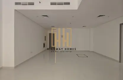 Office Space - Studio - 2 Bathrooms for rent in UOS - Muwaileh Commercial - Sharjah