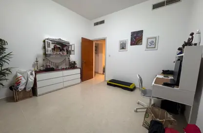 Apartment - 3 Bedrooms - 2 Bathrooms for sale in Al Ghaf 1 - Al Ghaf - Greens - Dubai