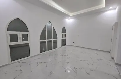 شقة - 2 غرف نوم - 2 حمامات للايجار في مدينة الرياض - أبوظبي