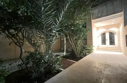 Villa - 5 Bedrooms - 7 Bathrooms for rent in Al Saada Street - Al Mushrif - Abu Dhabi