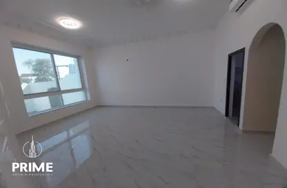 Empty Room image for: Apartment - 1 Bathroom for rent in Al Mushrif Villas - Al Mushrif - Abu Dhabi, Image 1